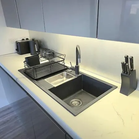 Modern Duplex Penthouse Panoramic Views & Parking Bradford (West Yorkshire)