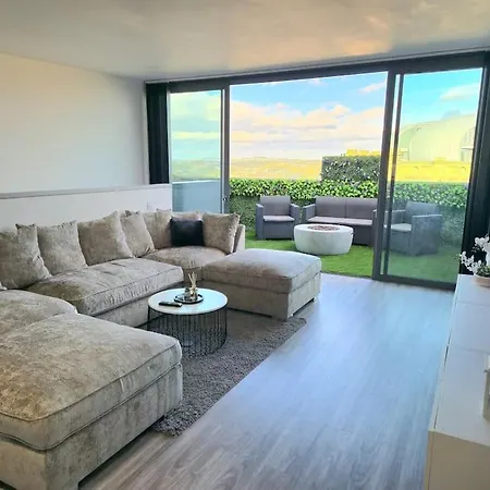 Apartment Modern Duplex Penthouse Panoramic Views & Parking Bradford (West Yorkshire)