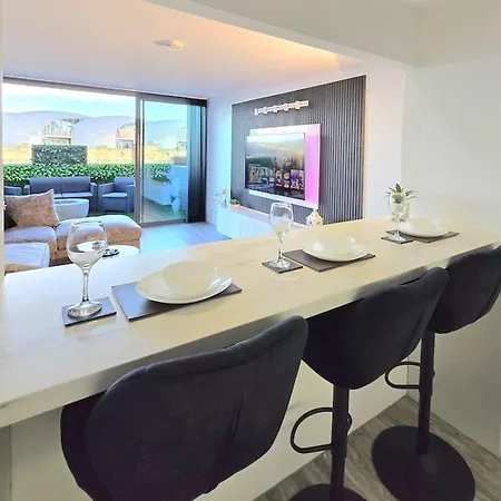 Apartment Modern Duplex Penthouse Panoramic Views & Parking *