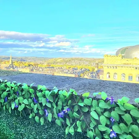 Modern Duplex Penthouse Panoramic Views & Parking Apartment