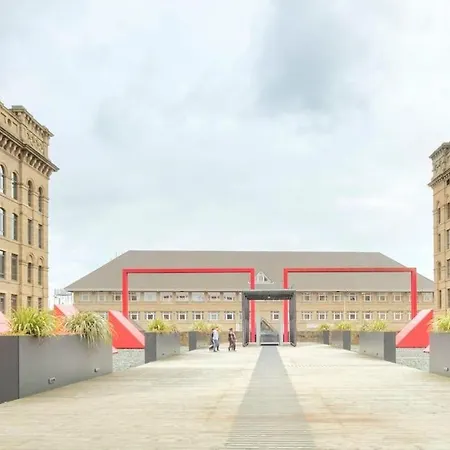 Modern Duplex Penthouse Panoramic Views & Parking Apartment *