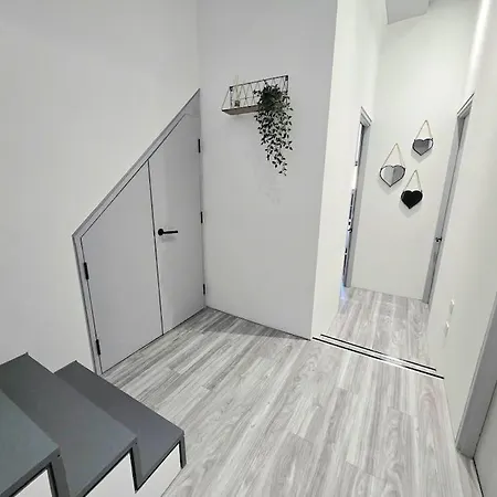 Modern Duplex Penthouse Panoramic Views & Parking Apartment Bradford (West Yorkshire)