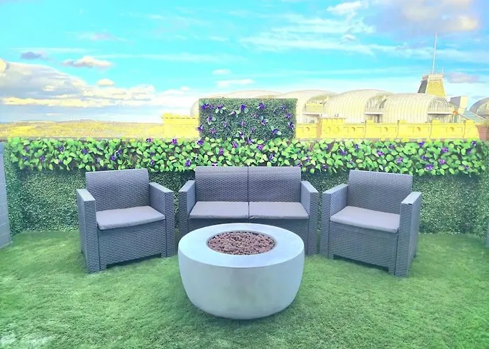 Modern Duplex Penthouse Panoramic Views & Parking Apartment *