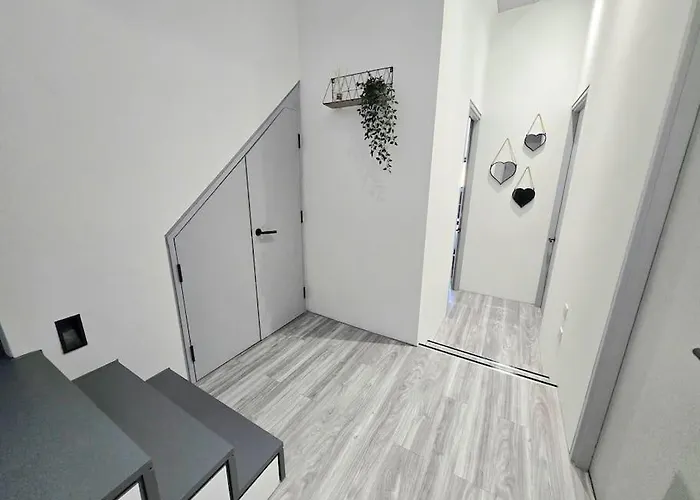 Modern Duplex Penthouse Panoramic Views & Parking شقة برادفورد